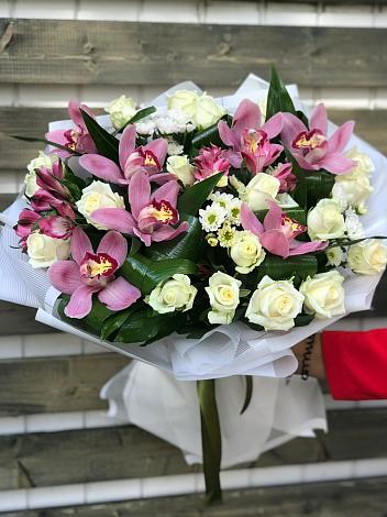 Букет цветов из: Розы и Хризантемы в Обухово