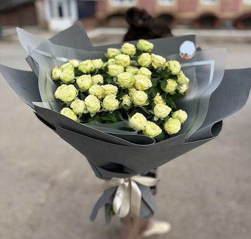 Букет Белые кустовые розы Солинеро в Обухово