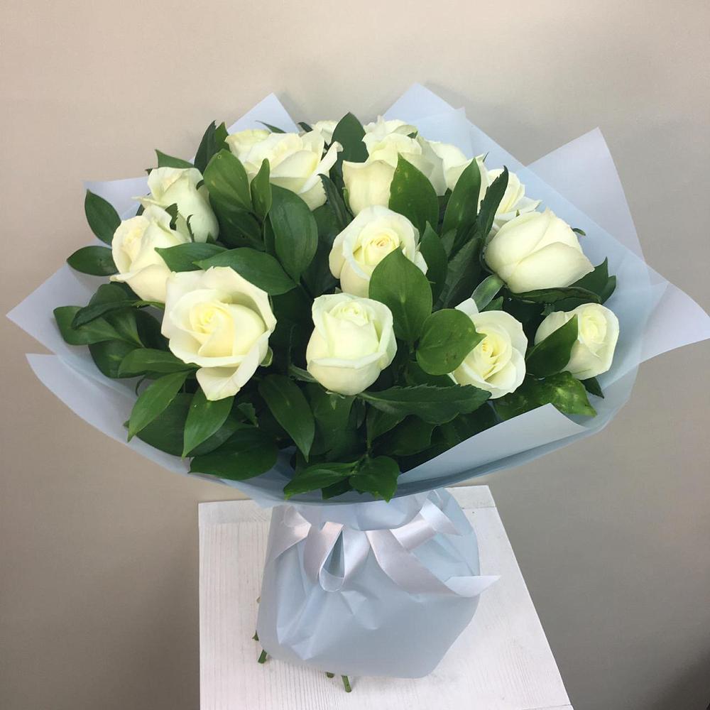 Букет 15 Белых роз Проуд в Обухово