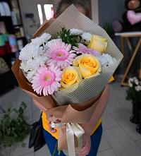 Букет цветов из:  Герберы, Розы и Хризантемы в Обухово
