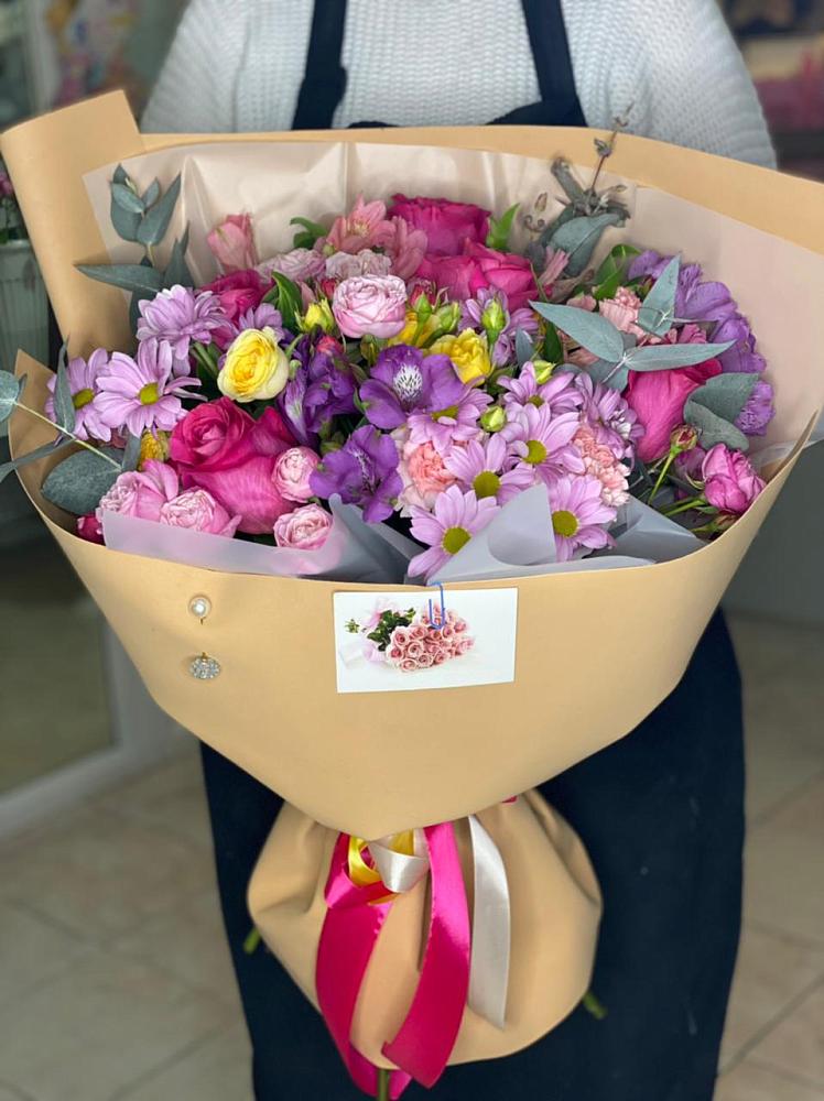 Букет цветов из: Хризантемы, Гвоздики и Альстромерии в Обухово