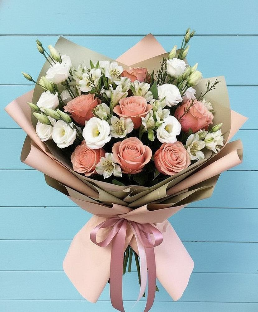 Букет цветов из: Розы, Альстромерии и Лизиантусы в Обухово