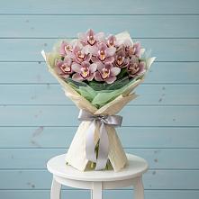 Букет цветов из:  Орхидеи и Розы #REPLACE_PRED# Обухово