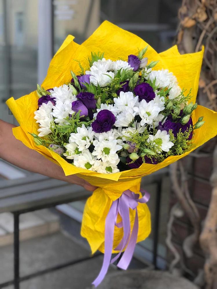 Букет цветов из: Ирисы, Хризантемы и Ромашки в Обухово