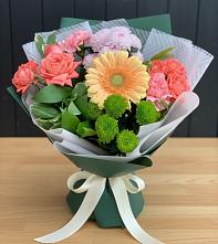 Букет цветов из:  Гвоздики, Розы, Герберы и Хризантемы в Обухово