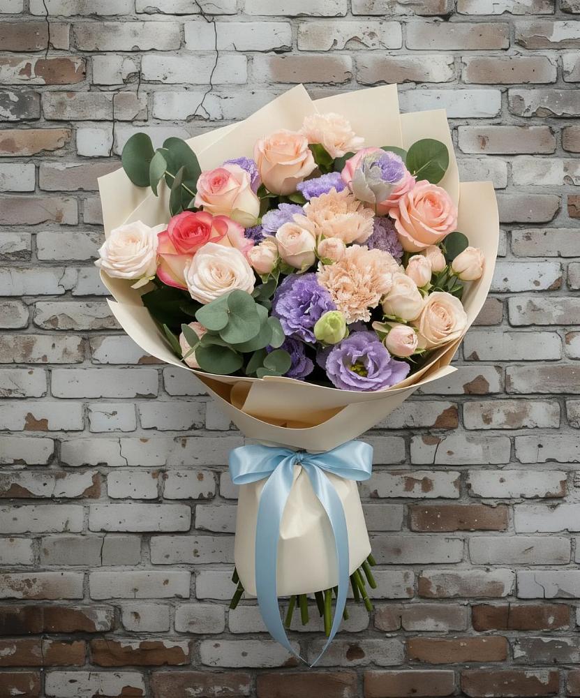 Букет цветов из: Розы, Лизиантусы и Гвоздики в Обухово