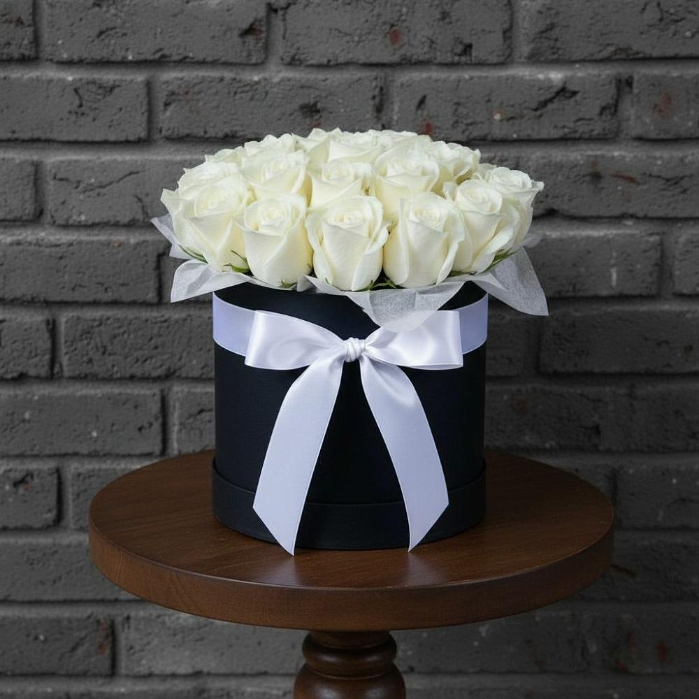 Цветочная композиция из Розы в шляпной коробке в Обухово