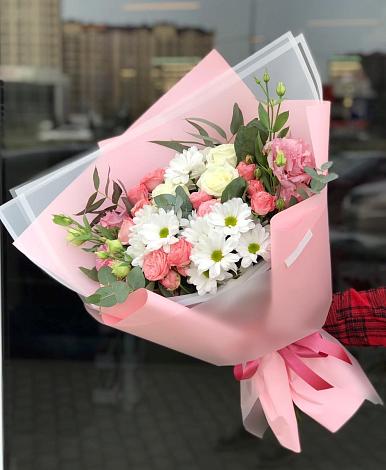 Букет цветов из: Розы, Лизиантусы и Хризантемы в Обухово
