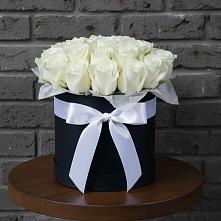 Цветочная композиция из Розы в шляпной коробке в Обухово